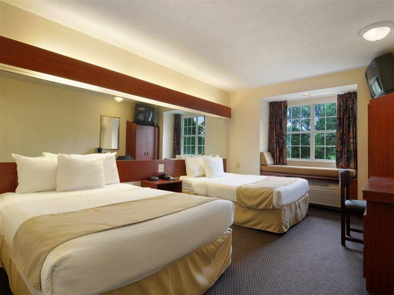 Microtel Inn & Suites By Wyndham Perimeter Center Санди-Спрингс Экстерьер фото
